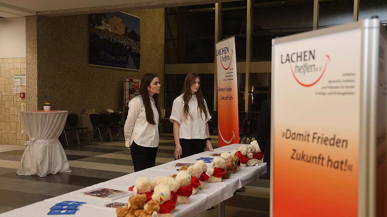 Gaesddonck-Internat-lachen-helfen-004